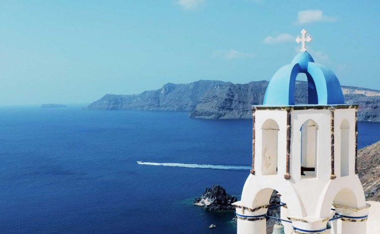 Explore the beauty of Greece Islands with yacht charter