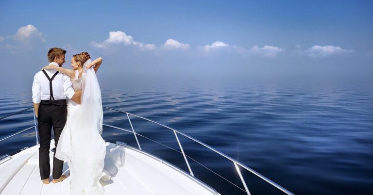 Wedding on a yacht