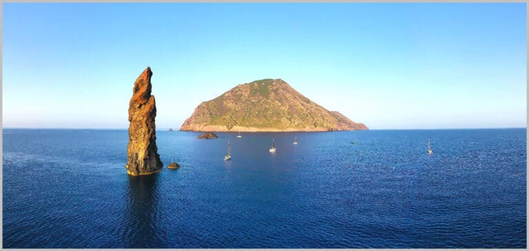Vulcano Island, A small island with a beating heart