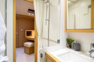 Blue Destiny - bathroom - aft left cabin