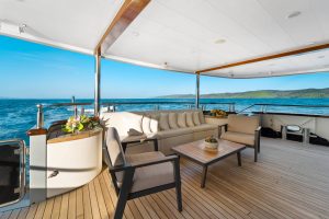 03 - Exterior - 03 - Main Deck Aft (1)