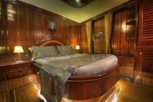 Double cabin