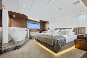 622711538-bella-2-master-cabin1-4