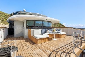 622717538-bella-foredeck5-2