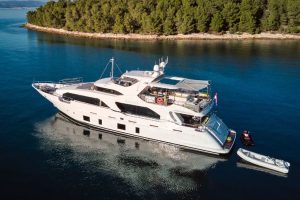 BF_Benetti 93'_Sales_Brochure 3