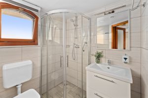 Karizma - 08 - Interior - Cabins (3)