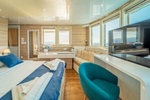Riva - 06 - Interior - Cabins - Master Cabin (3)