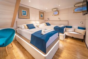 Riva - 08 - Interior - Cabins - 03 - Twin Cabin (1)