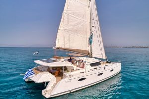 Luxury Catamaran HIGH FIVE in Greece