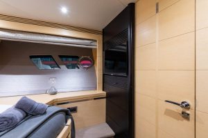 Sunseeker_Predator_80_0006