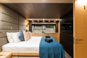 Sunseeker_Predator_80_0023