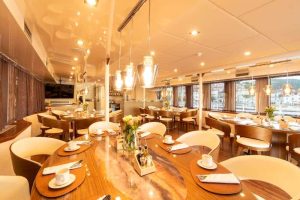 Yolo's restaurant