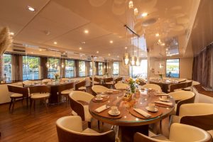 Yolo's restaurant
