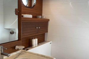 Master cabin's bathroom